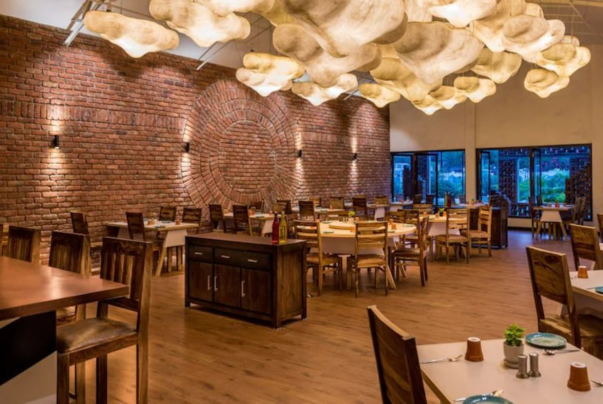 Malshej Ghat_Saj_by_the_lake_3